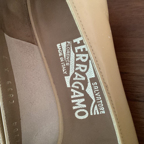 Salvatore Ferragamo flats - Picture 3 of 7